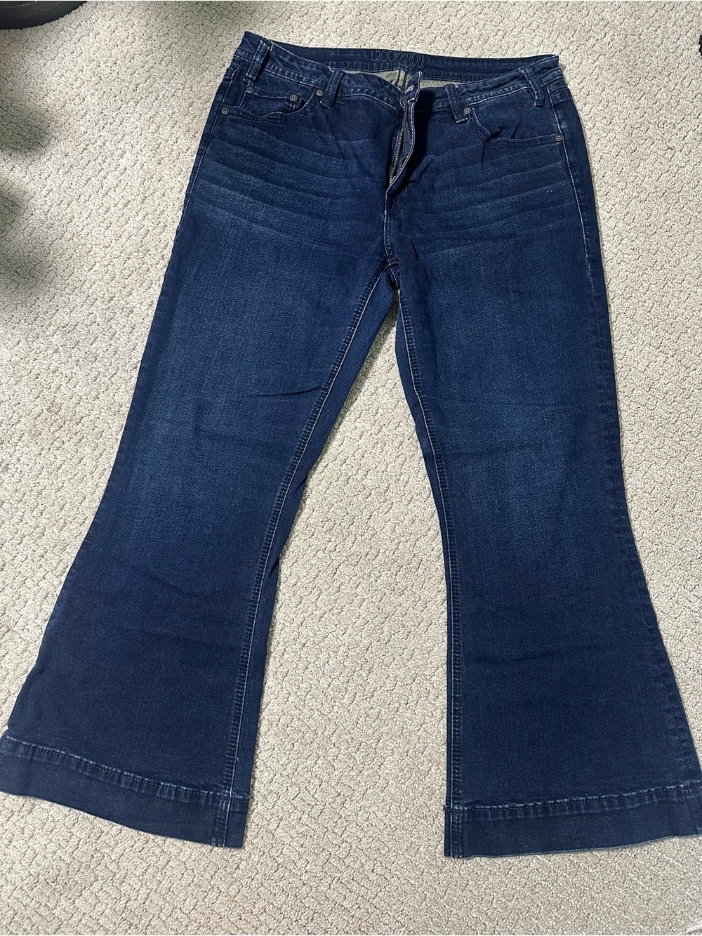 Rock & Roll Cowgirl Women’s 34x30 Mid Rise Flare Bell Bottom Jeans Dark Wash